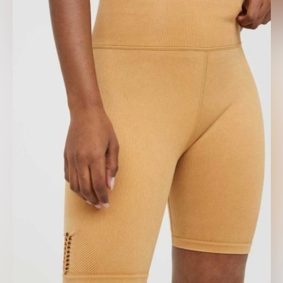 NWOT OFFLINE by Aerie Seamless Macrame 7" Bike Short- Golden Tan/ Size Small - Picture 1 of 6